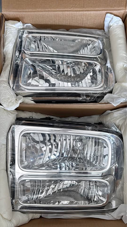NEW Chrome All Clear Headlights for Ford F250 F350 F450 F550 fits 2005 to 2007